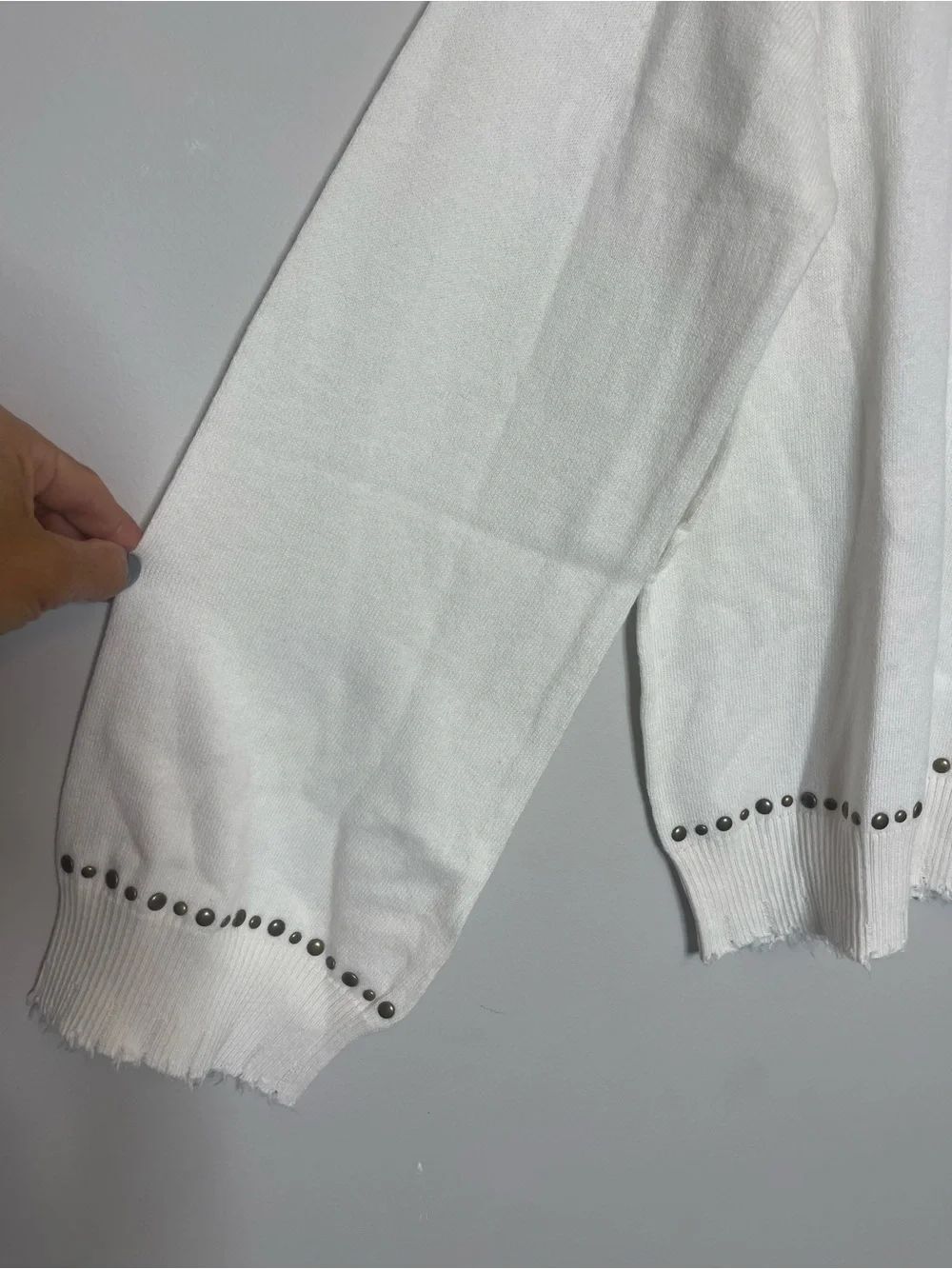 Minnie Rose studded raw edge crew neck oversized sweater NEW SMALL - Picture 6 of 10